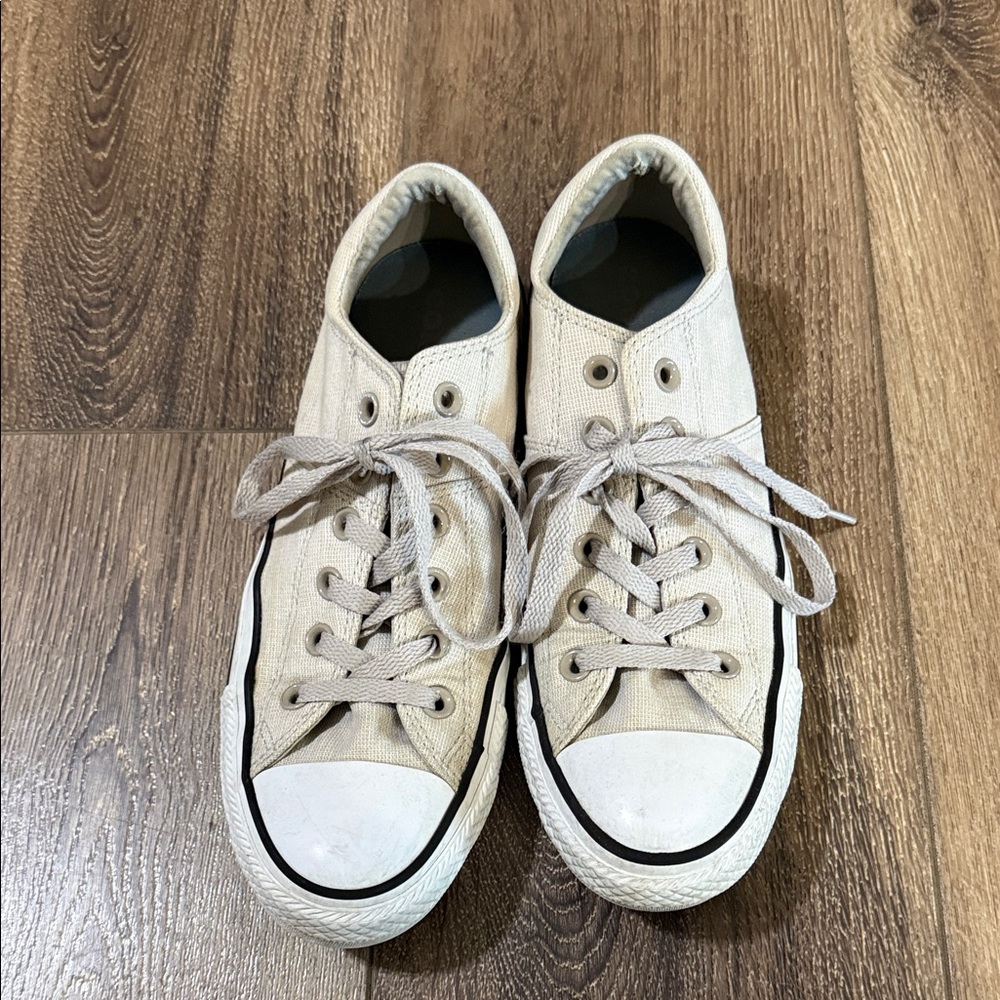 Ivory Converse Women’s 9.5